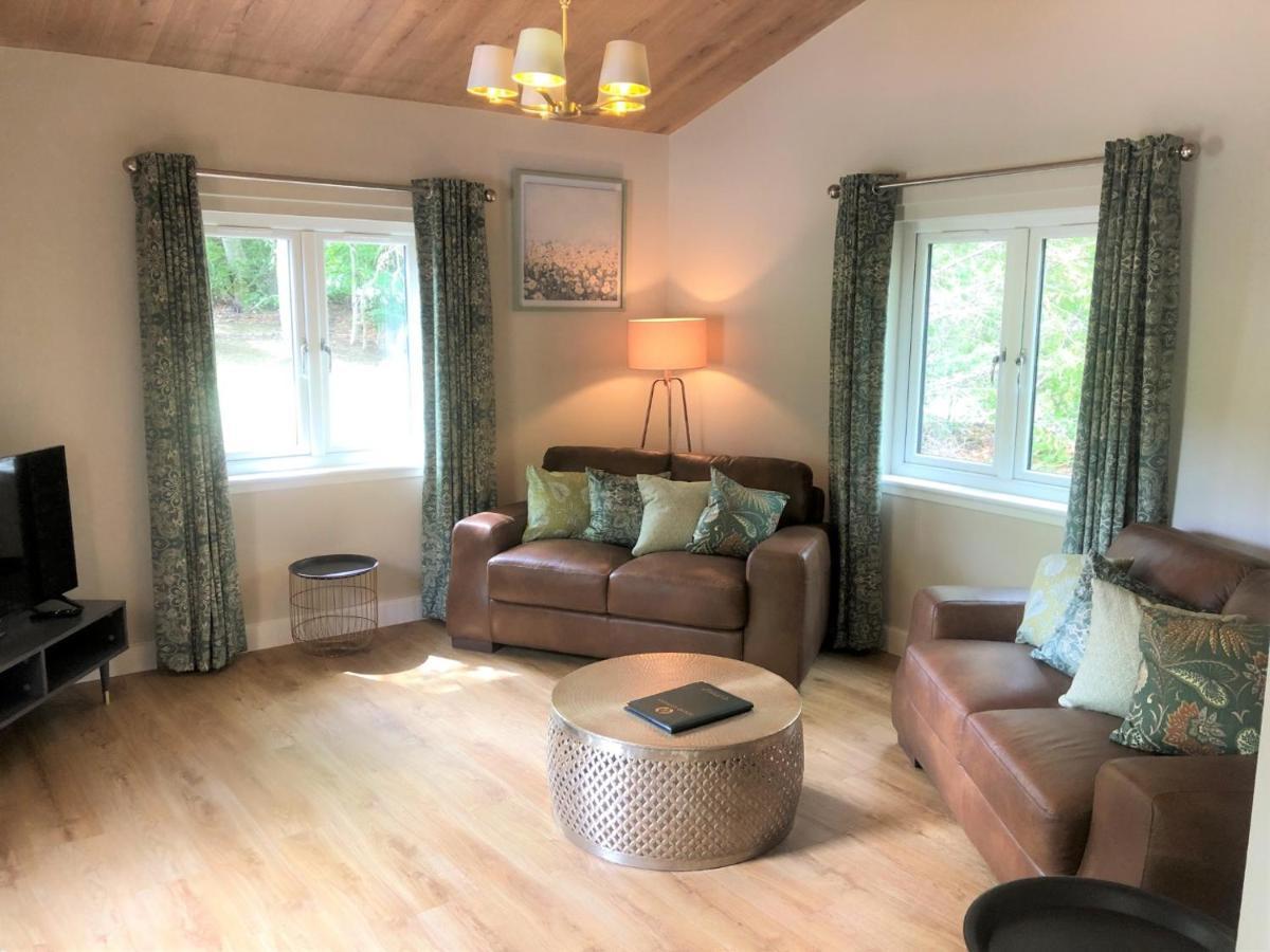 Breckland Lodge 2 With Hot Tub Belladrum 외부 사진
